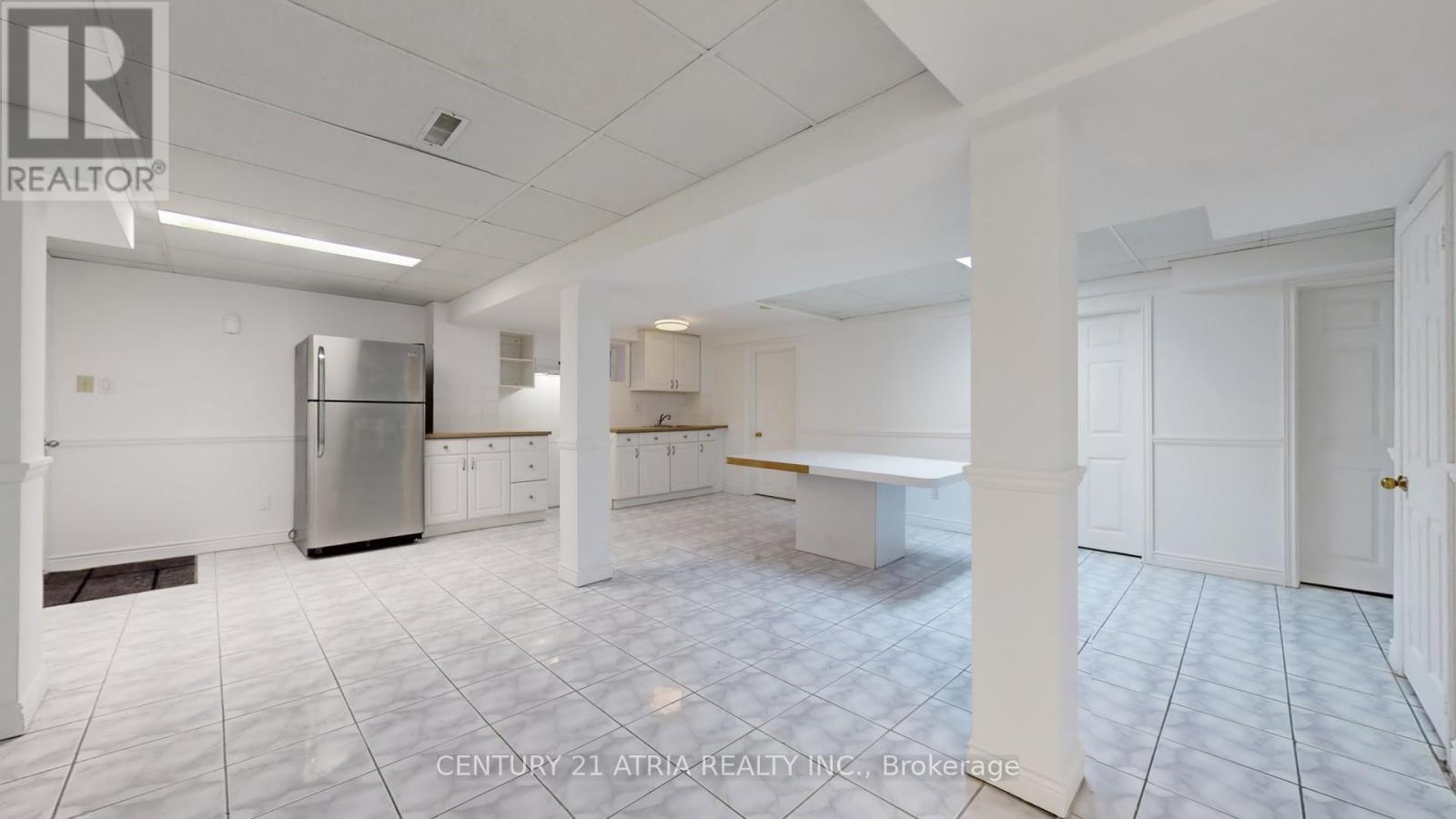 302 Ojibway Trail, Mississauga, ON - Indoor Photo Showing Other Room