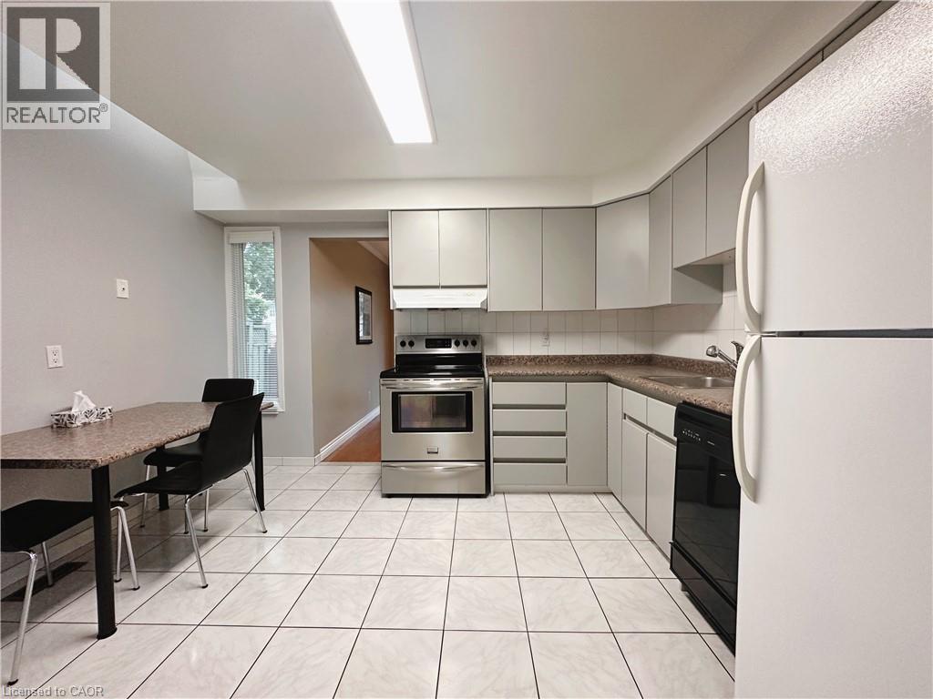 4107 Jefton Crescent, Mississauga, ON - Indoor Photo Showing Kitchen