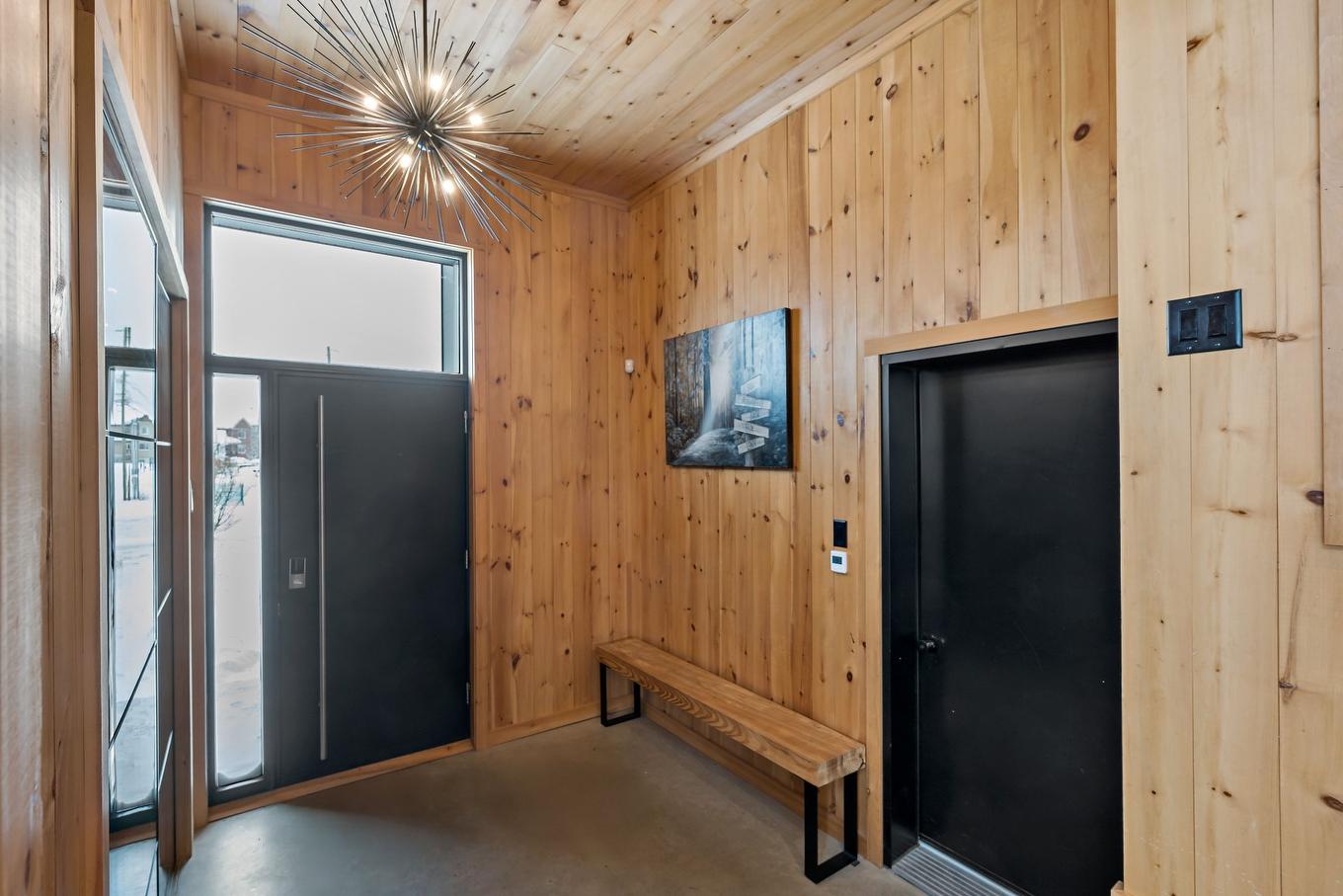 Hall d'entrée/Vestibule - 175 Rue Des Oeillets, Mont-Tremblant, QC - Indoor Photo Showing Other Room