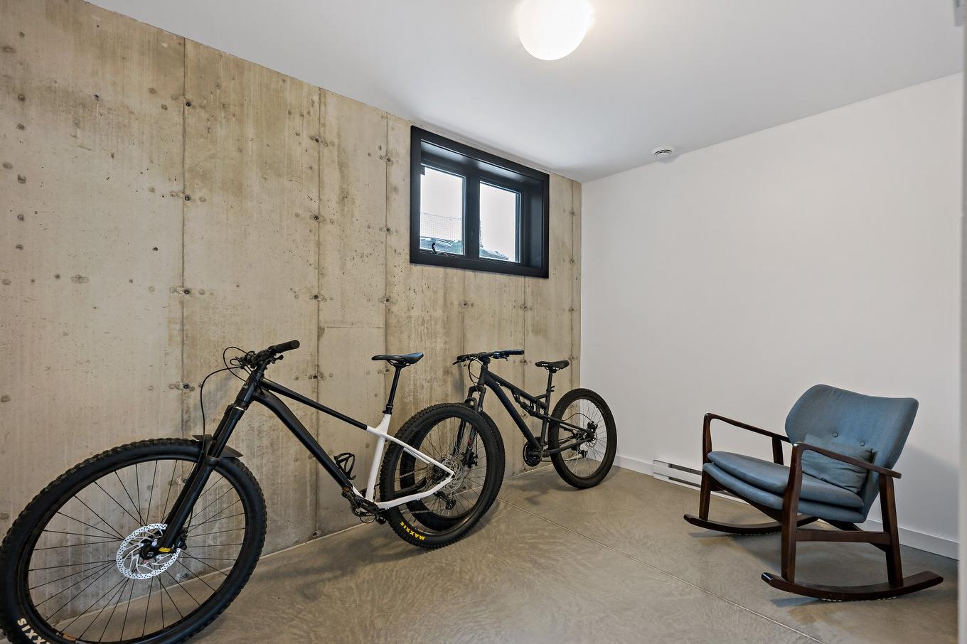 Boudoir - 175 Rue Des Oeillets, Mont-Tremblant, QC - Indoor