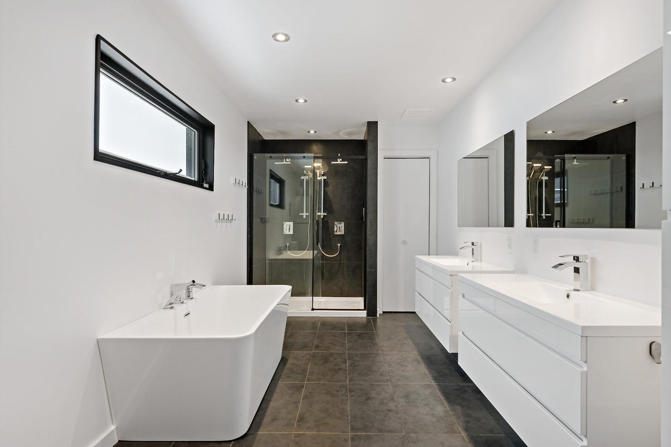 Salle de bains - 175 Rue Des Oeillets, Mont-Tremblant, QC - Indoor Photo Showing Bathroom