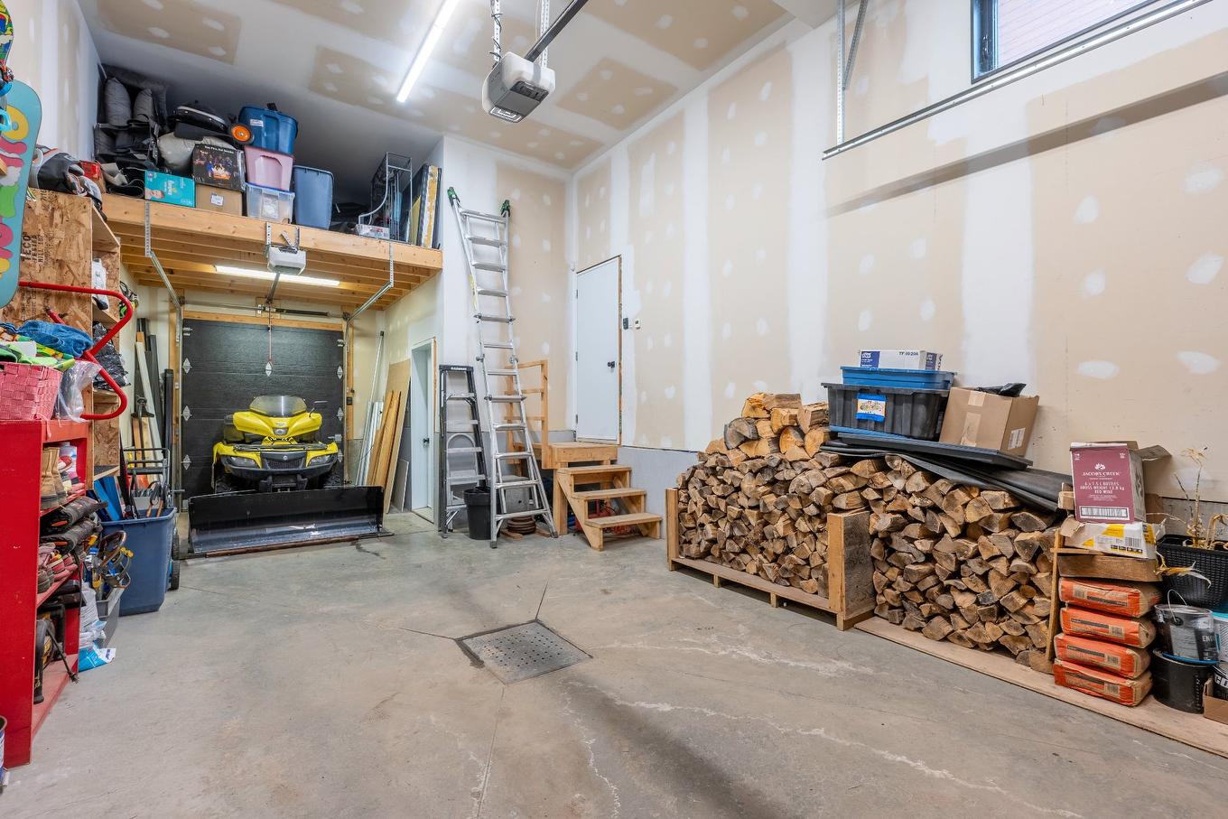 Garage - 175 Rue Des Oeillets, Mont-Tremblant, QC - Indoor