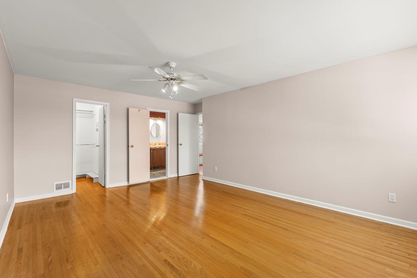Primary bedroom - 1380 Av. Kingsley, Dorval, QC - Indoor Photo Showing Other Room