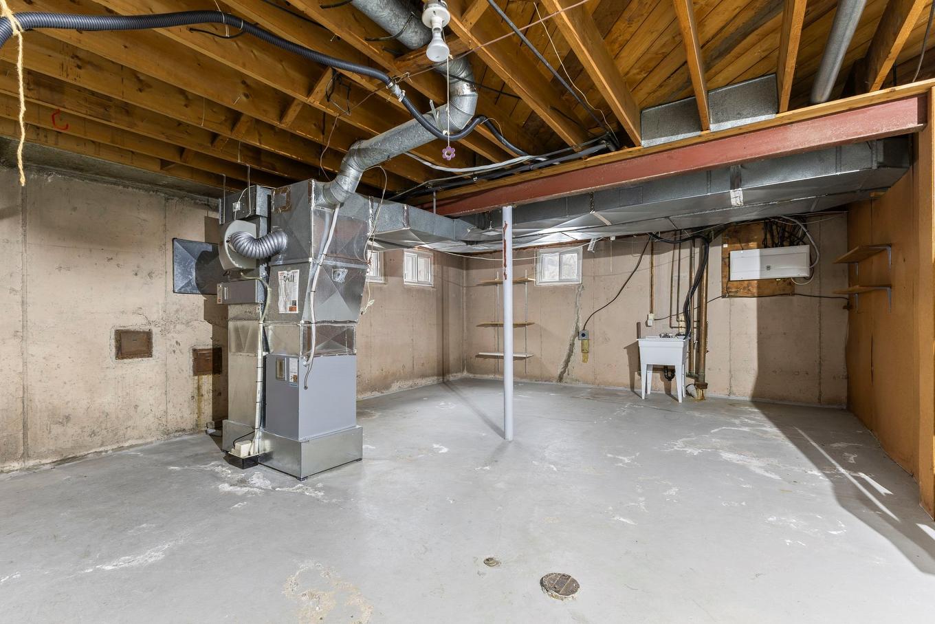 Basement - 1380 Av. Kingsley, Dorval, QC - Indoor Photo Showing Basement