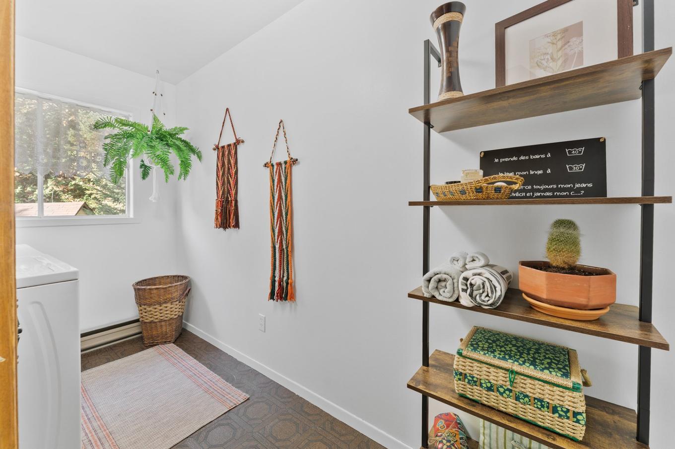 Salle de lavage - 7571 Rue Principale, Chertsey, QC - Indoor Photo Showing Other Room