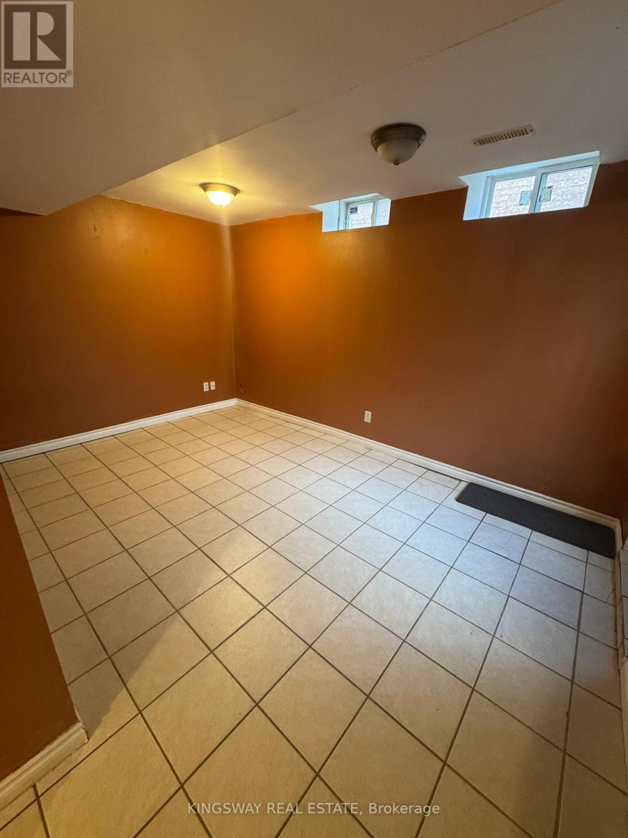 3910 Baggins Court, Mississauga, ON - Indoor