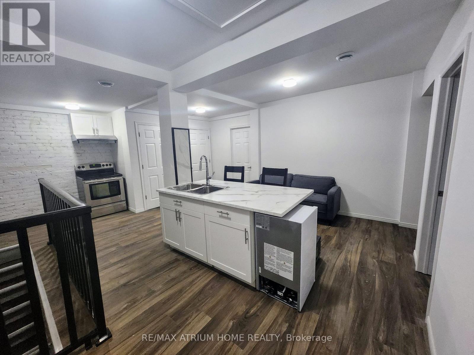 71 Main Street E, Hamilton, ON