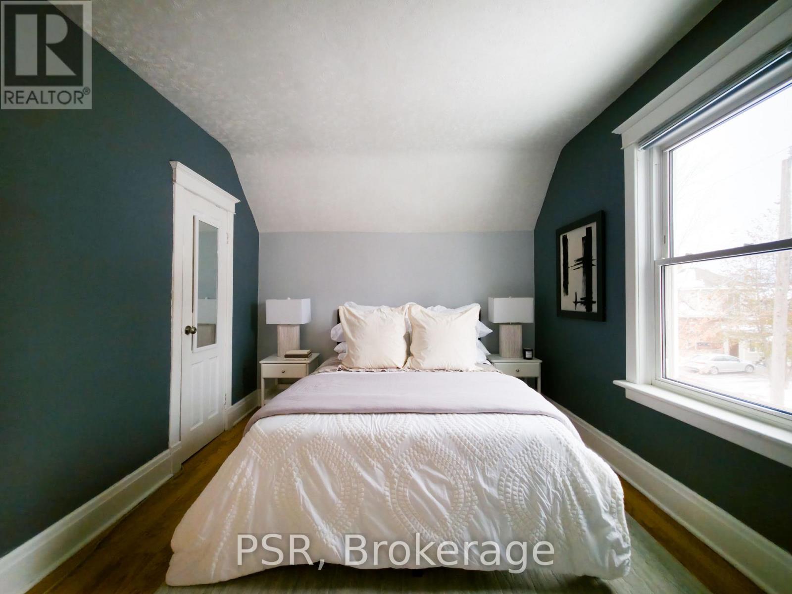 58 Pandora Avenue N, Kitchener, ON - Indoor Photo Showing Bedroom