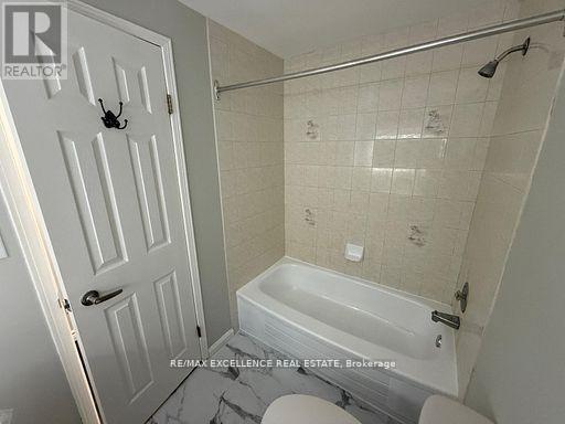 60 Denlow Street, Kitchener, ON - Indoor Photo Showing Bathroom