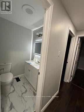 60 Denlow Street, Kitchener, ON - Indoor Photo Showing Bathroom