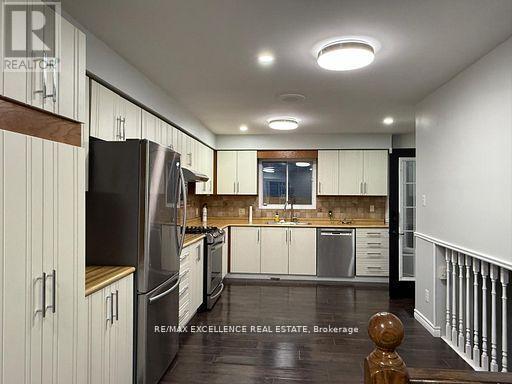 60 Denlow Street, Kitchener, ON - Indoor Photo Showing Kitchen