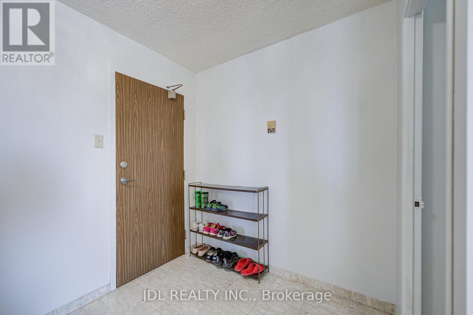 1106 - 1 Reidmount Avenue, Toronto, ON - Indoor