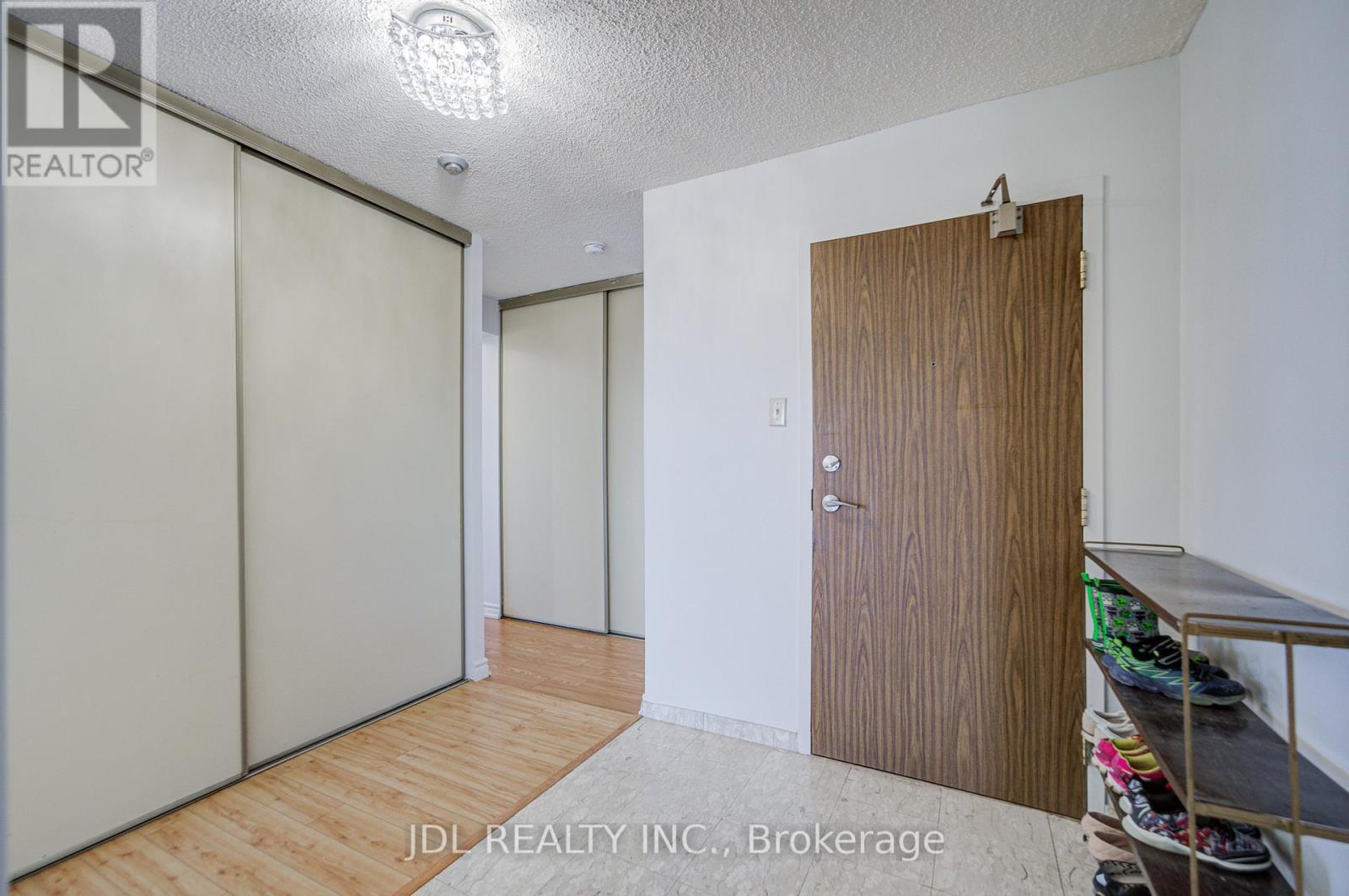 1106 - 1 Reidmount Avenue, Toronto, ON - Indoor Photo Showing Other Room