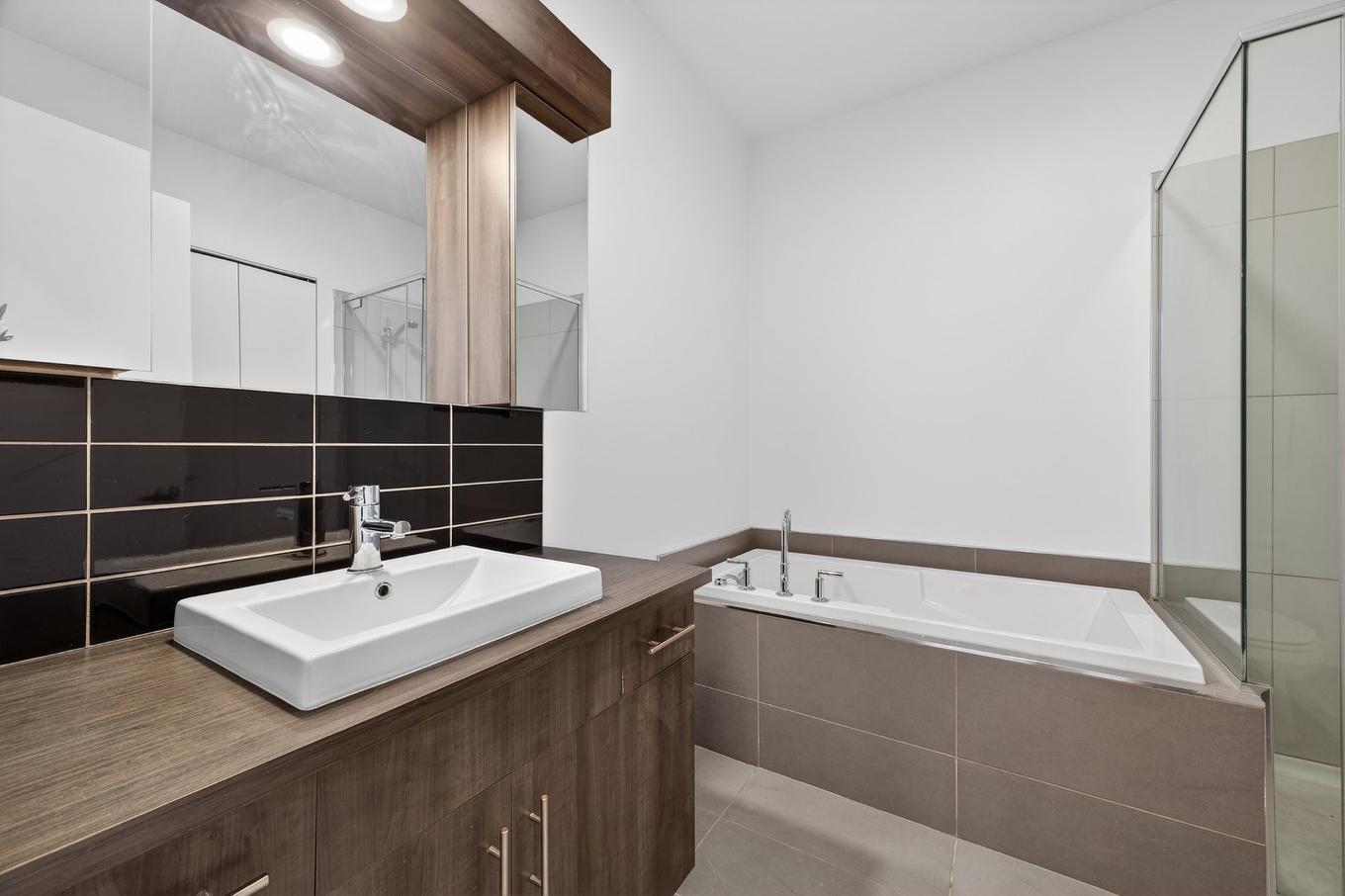 Salle de bains - 213-3311 Boul. St-Joseph E., Montréal (Rosemont/La Petite-Patrie), QC - Indoor Photo Showing Bathroom