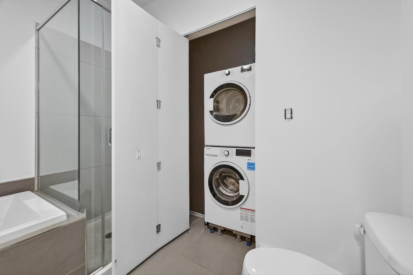 Salle de bains - 213-3311 Boul. St-Joseph E., Montréal (Rosemont/La Petite-Patrie), QC - Indoor Photo Showing Laundry Room