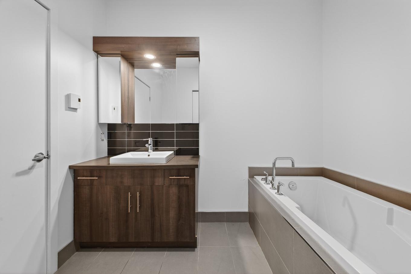 Salle de bains - 213-3311 Boul. St-Joseph E., Montréal (Rosemont/La Petite-Patrie), QC - Indoor Photo Showing Bathroom