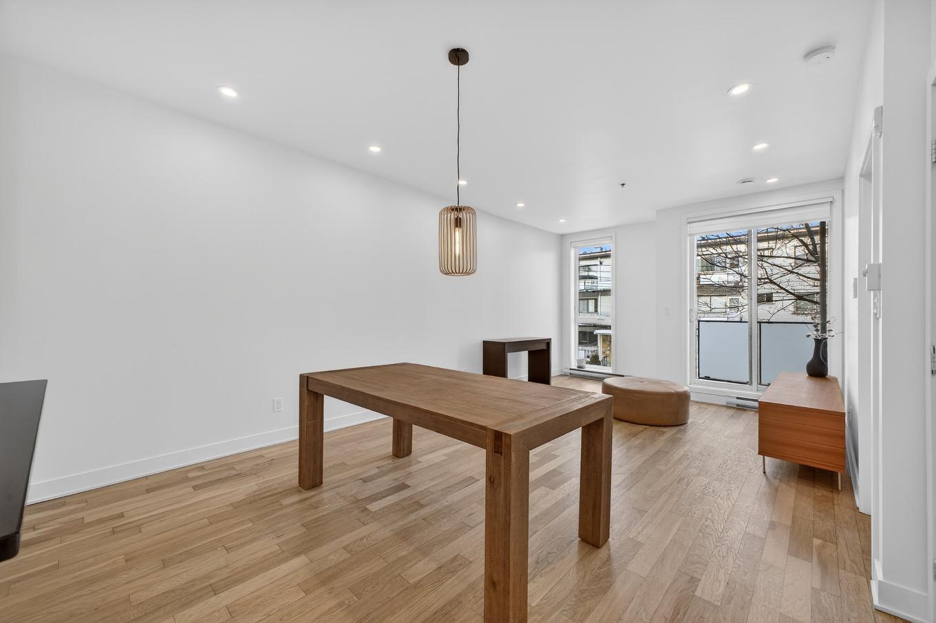 Salle à manger - 213-3311 Boul. St-Joseph E., Montréal (Rosemont/La Petite-Patrie), QC - Indoor