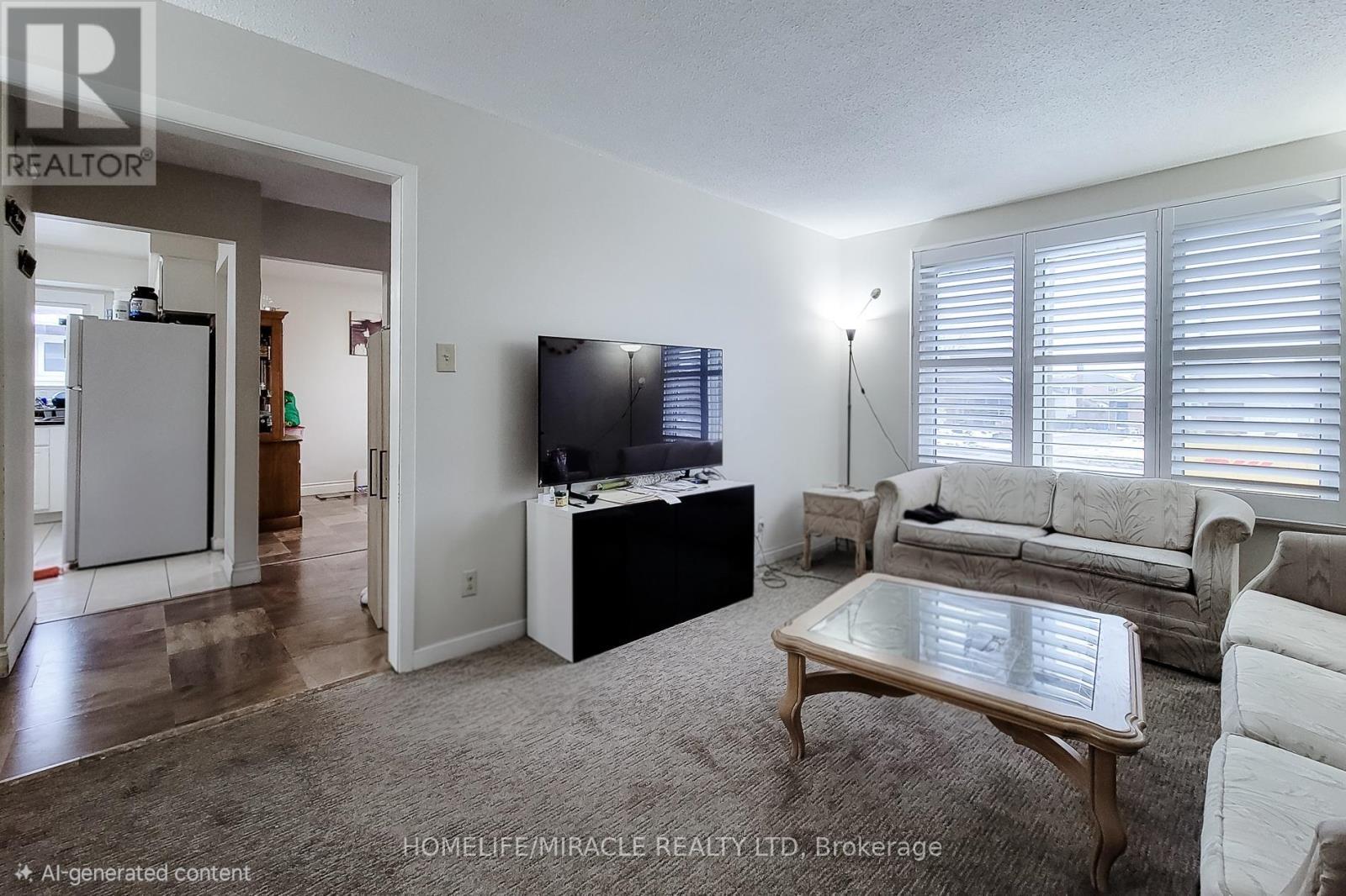 758 Stone Church Road E, Hamilton, ON - Indoor Photo Showing Living Room