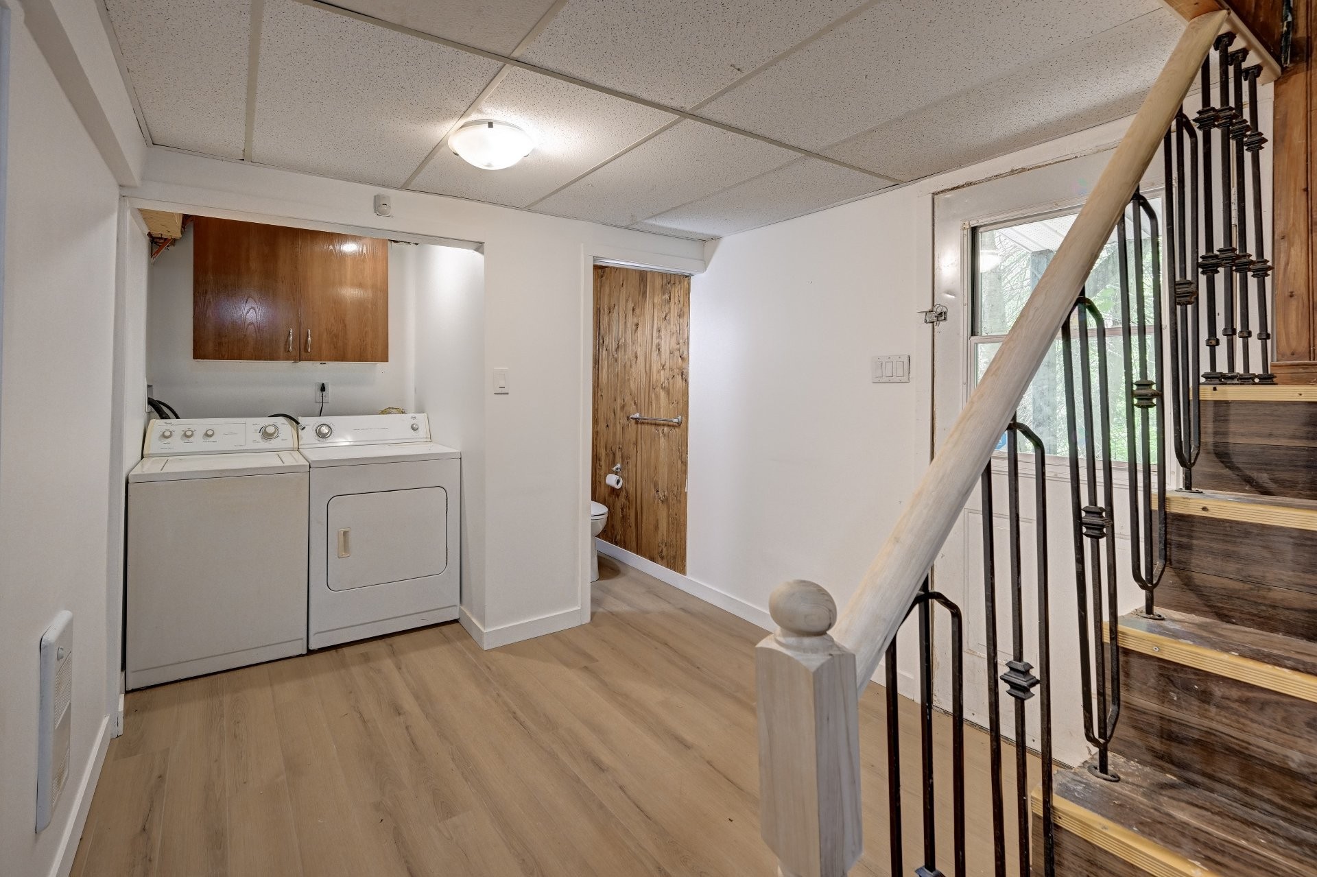 Entrée extérieure - 24 Ch. Peninsula, Saint-Adolphe-D'Howard, QC - Indoor Photo Showing Laundry Room