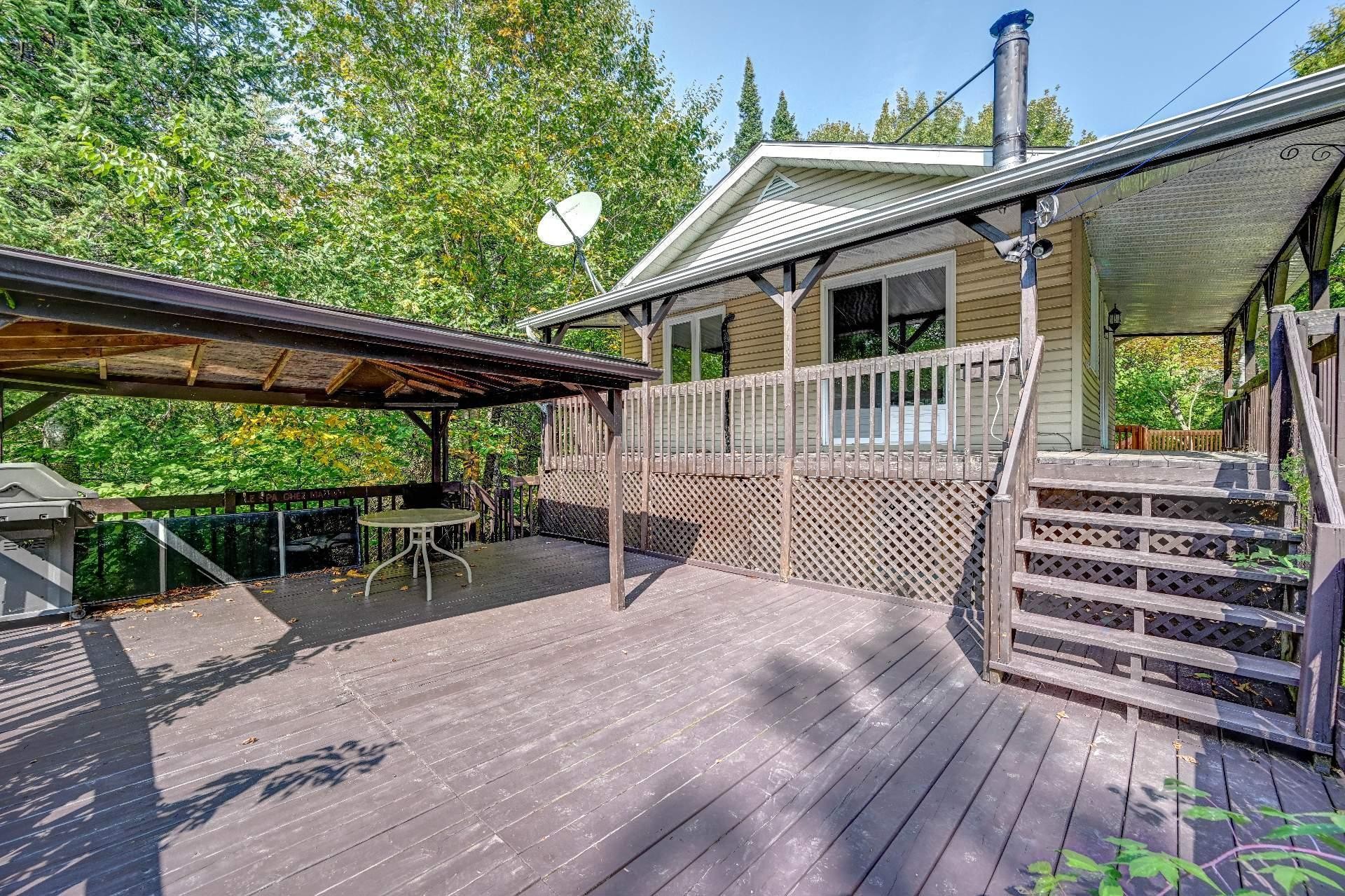 Balcon - 24 Ch. Peninsula, Saint-Adolphe-D'Howard, QC - Outdoor With Deck Patio Veranda