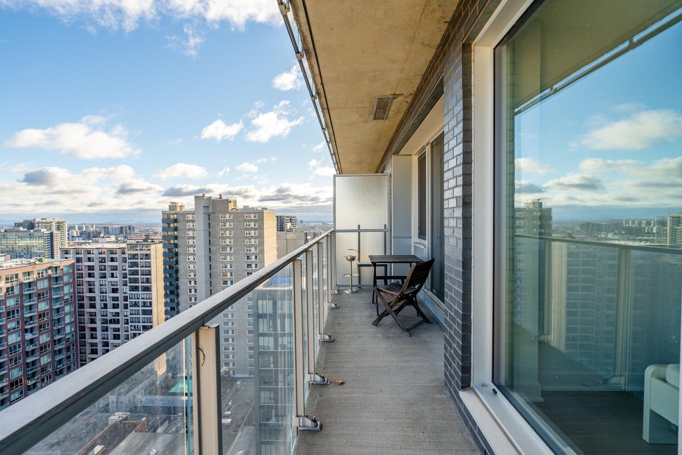 Balcony - 2048-1414 Rue Chomedey, Montréal (Ville-Marie), QC - Outdoor With View With Exterior