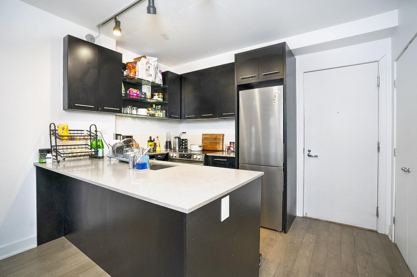 Kitchen - 2048-1414 Rue Chomedey, Montréal (Ville-Marie), QC - Indoor Photo Showing Kitchen