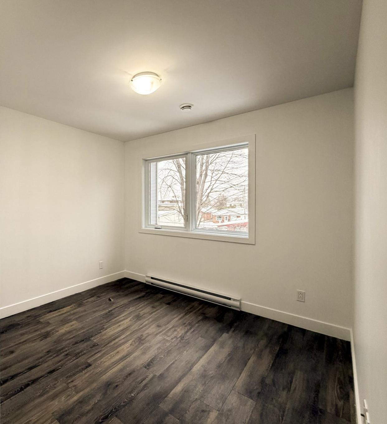 Bedroom - 201-3791 Rue De Mont-Royal, Longueuil (Saint-Hubert), QC - Indoor Photo Showing Other Room