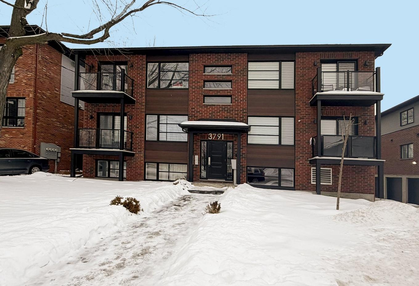 Frontage - 201-3791 Rue De Mont-Royal, Longueuil (Saint-Hubert), QC - Outdoor With Facade