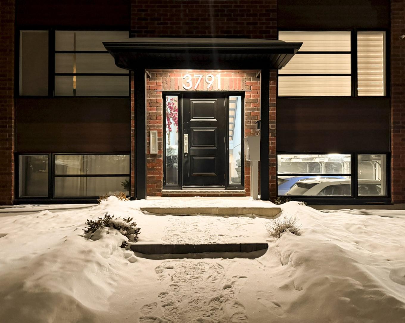 Frontage - 201-3791 Rue De Mont-Royal, Longueuil (Saint-Hubert), QC -