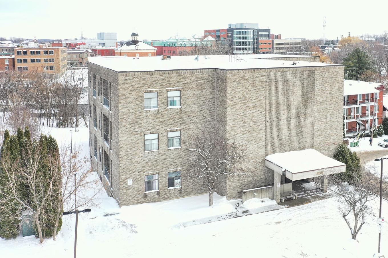 Photo aérienne - 104-305 Rue Laviolette, Saint-Jérôme, QC - Outdoor