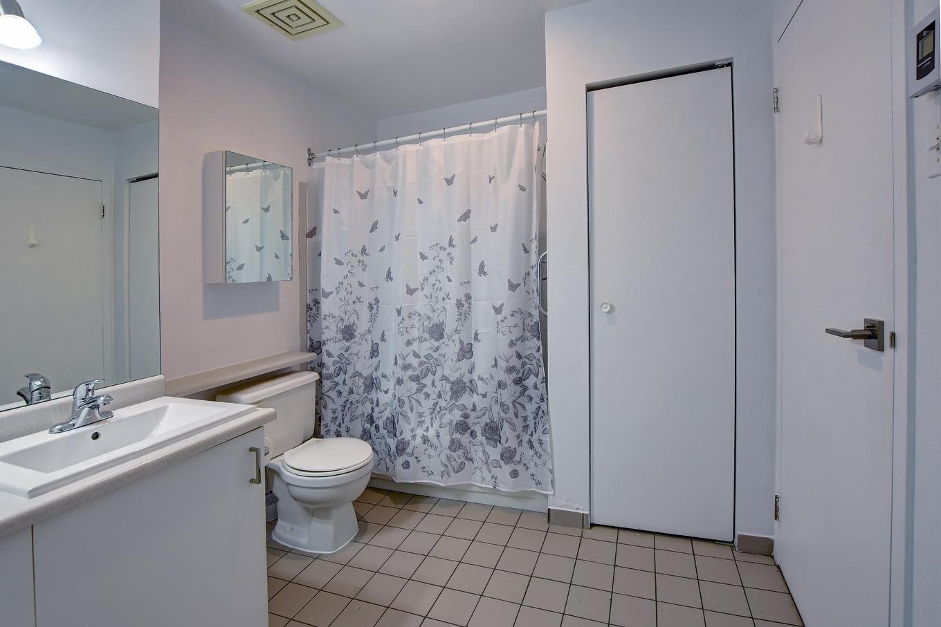 Salle de bains - 104-305 Rue Laviolette, Saint-Jérôme, QC - Indoor Photo Showing Bathroom