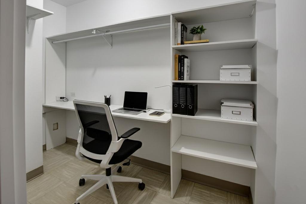 Autre - 104-305 Rue Laviolette, Saint-Jérôme, QC - Indoor Photo Showing Office