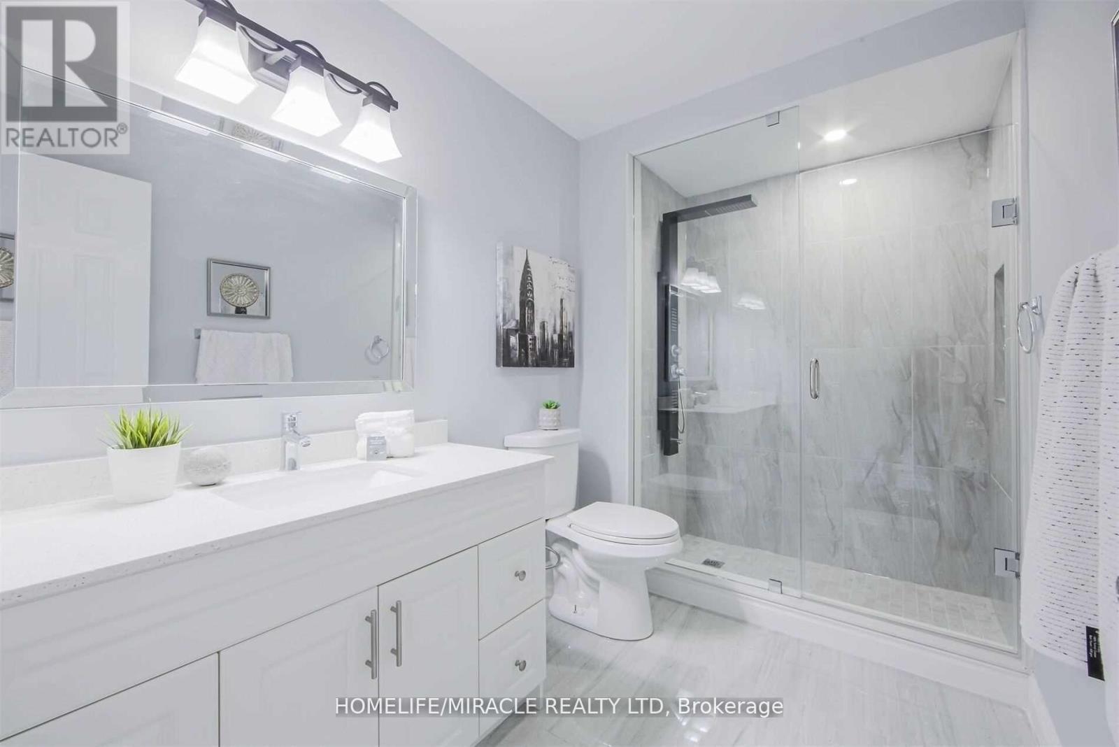 4000 Key Court, Mississauga, ON - Indoor Photo Showing Bathroom