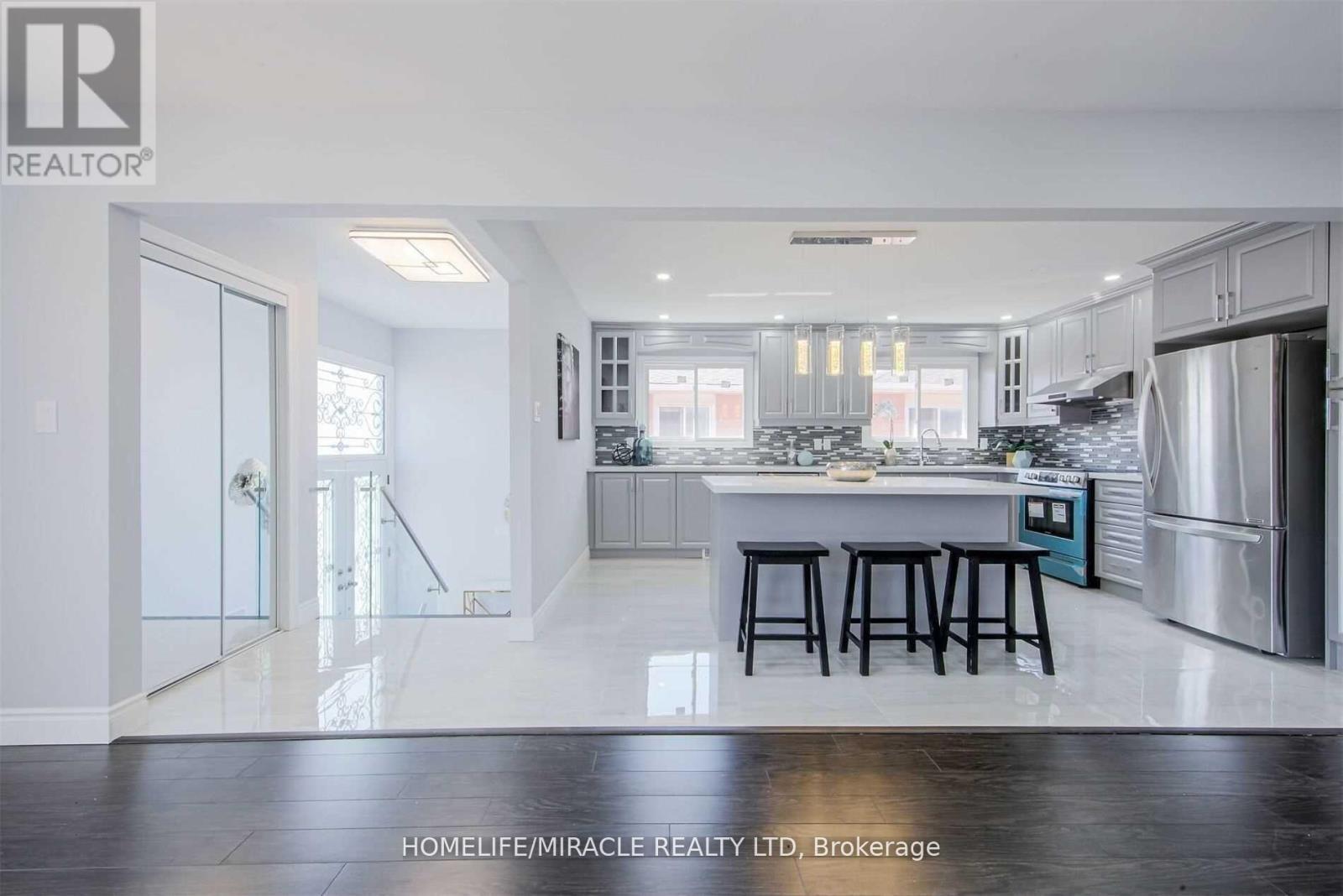 4000 Key Court, Mississauga, ON - Indoor Photo Showing Kitchen