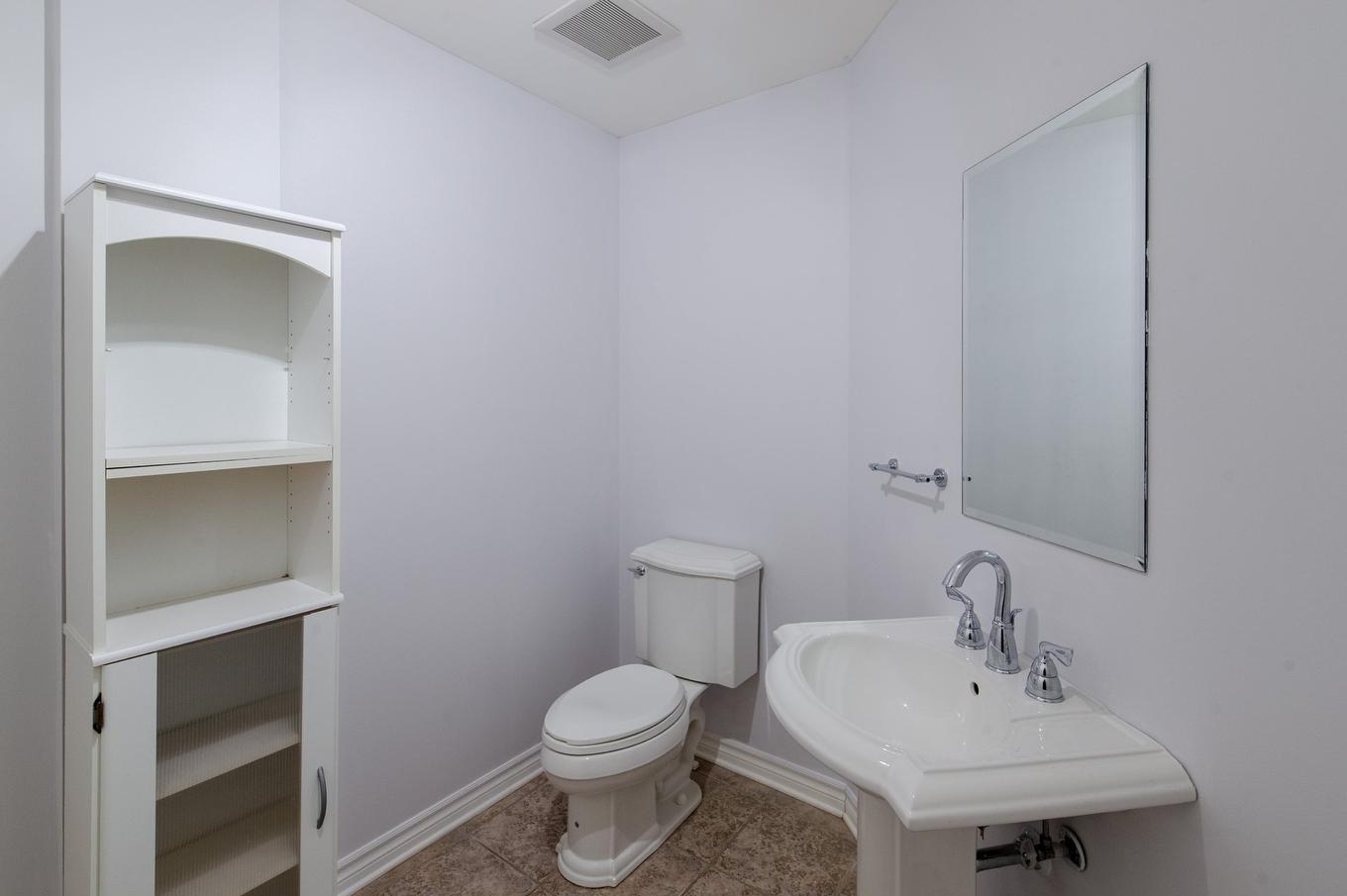 Powder room - 302-5200 Av. Colomb, Brossard, QC - Indoor Photo Showing Bathroom