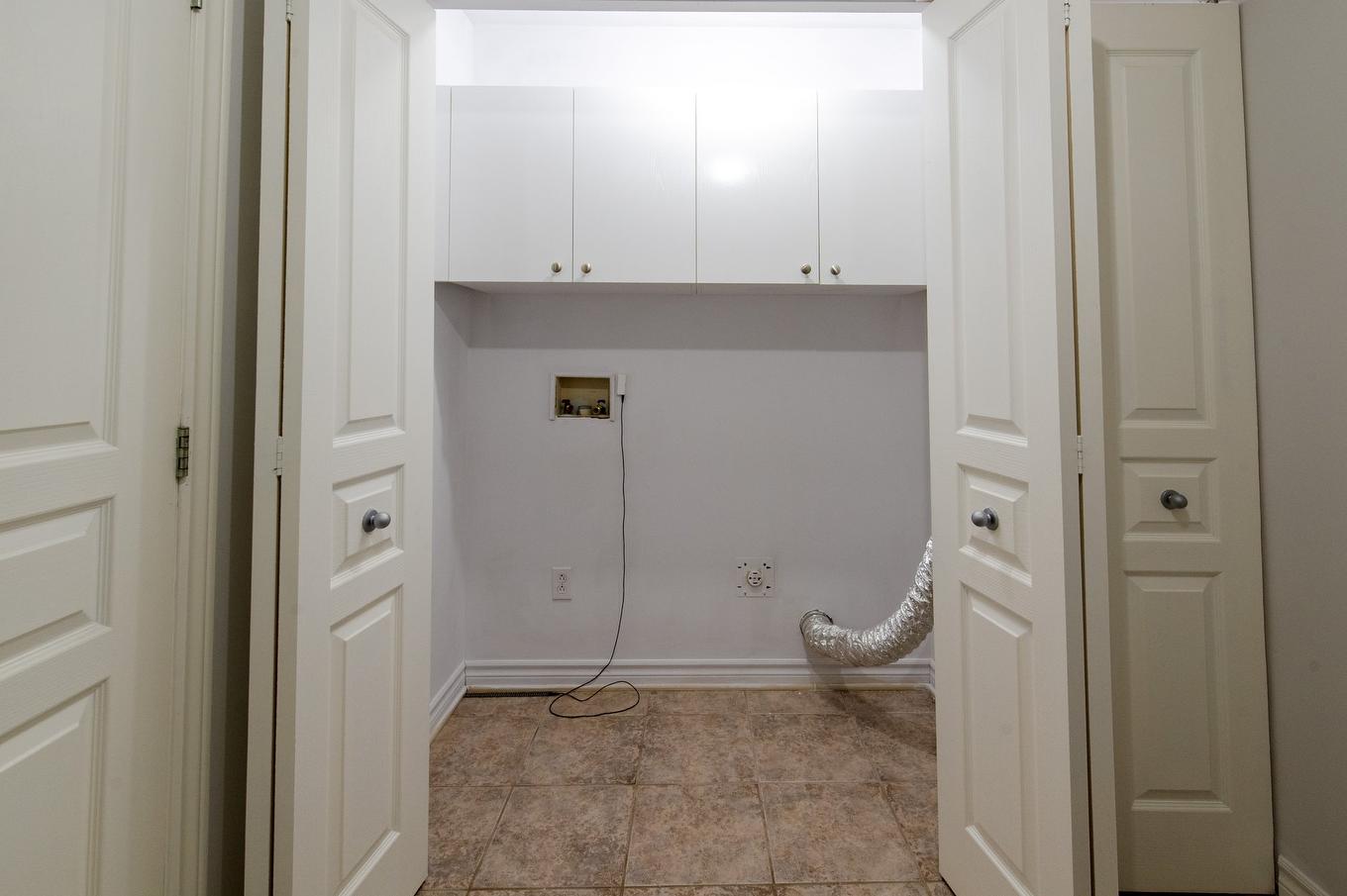 Laundry room - 302-5200 Av. Colomb, Brossard, QC - Indoor Photo Showing Other Room