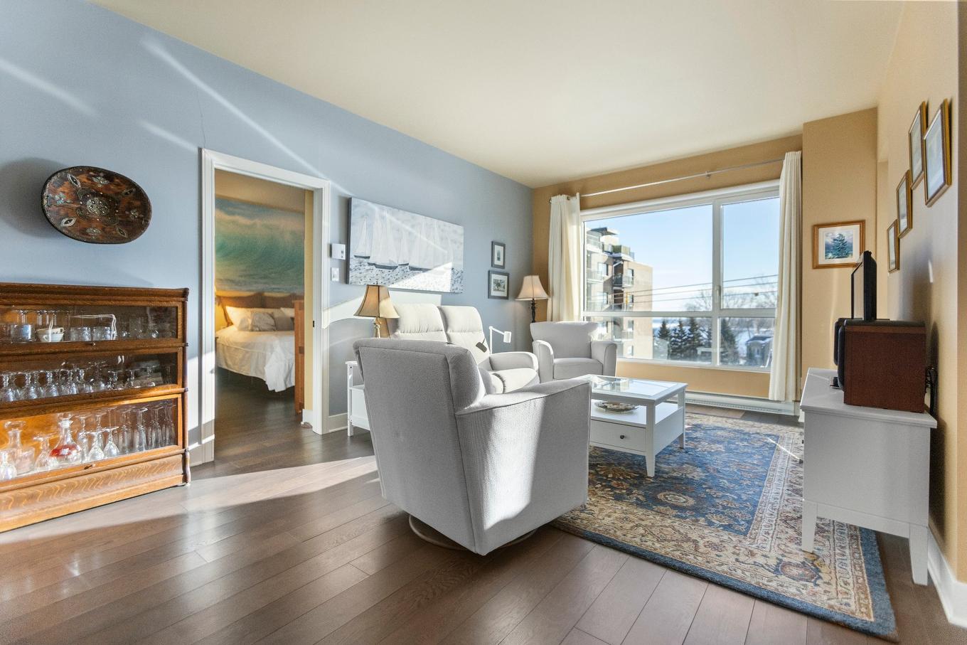 Salon - 409-795 Ch. Du Bord-Du-Lac-Lakeshore, Dorval, QC - Indoor Photo Showing Other Room