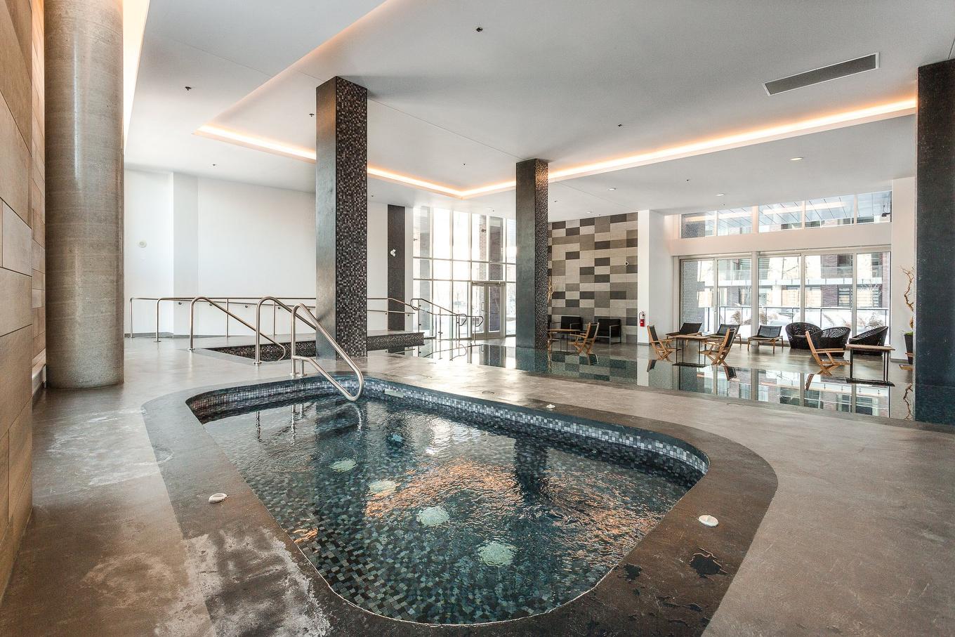 Spa - 621-2000 Rue Des Bassins, Montréal (Le Sud-Ouest), QC - Indoor Photo Showing Other Room