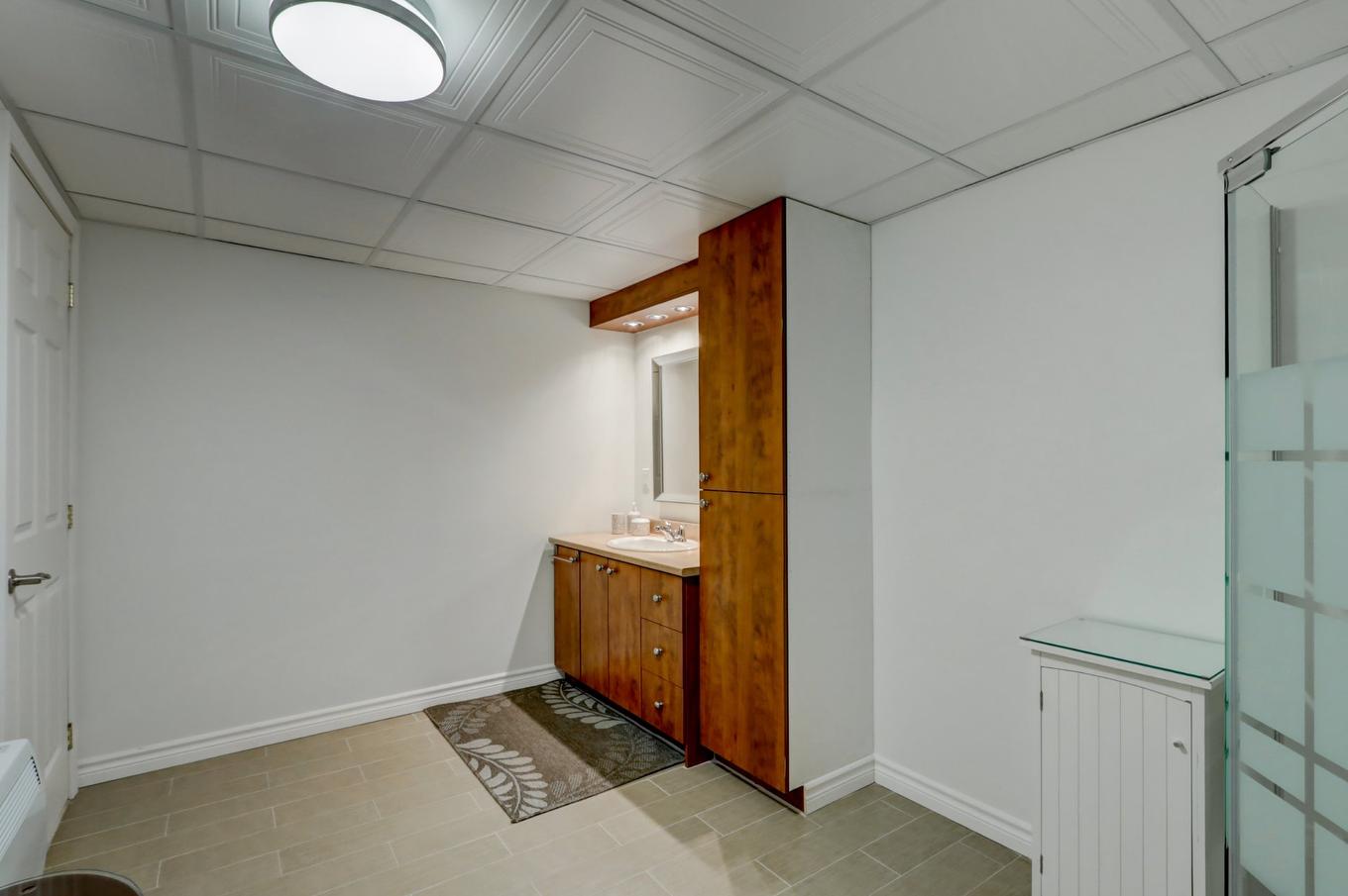 Salle de bains - 180 Rue Jean-De Brébeuf, Saint-Jérôme, QC - Indoor Photo Showing Other Room