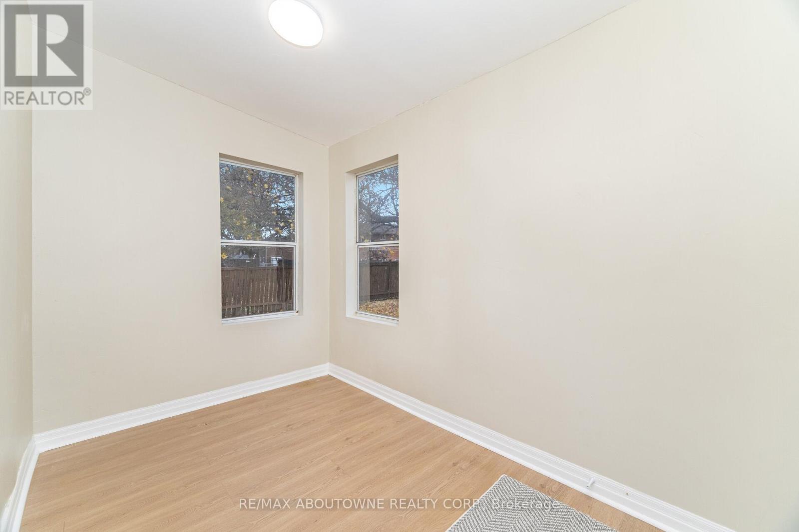 983 Cleta Street, Burlington, ON - Indoor Photo Showing Other Room