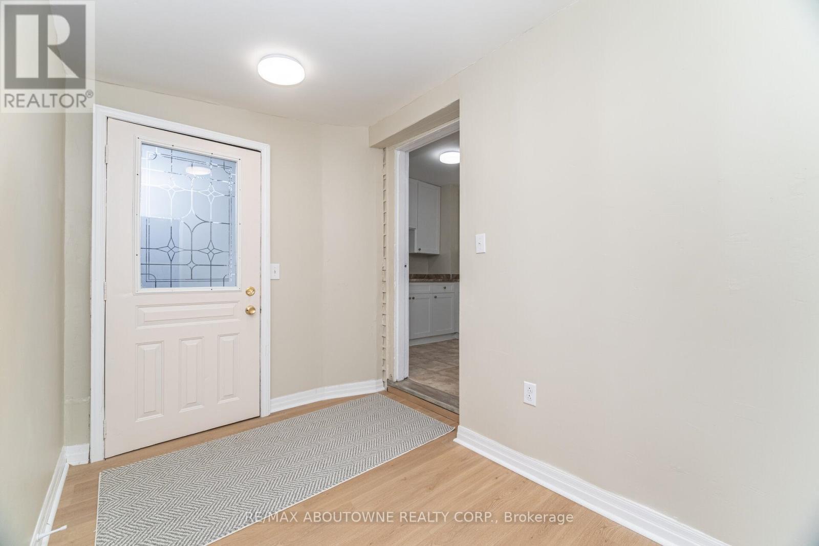983 Cleta Street, Burlington, ON - Indoor Photo Showing Other Room