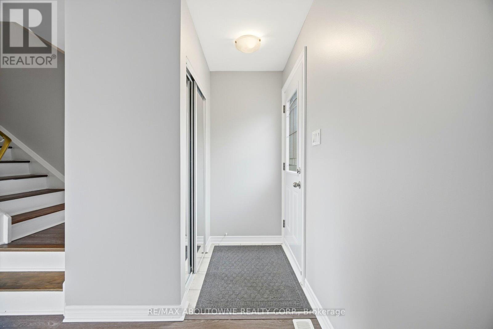 674 Francis Road, Burlington, ON - Indoor Photo Showing Other Room