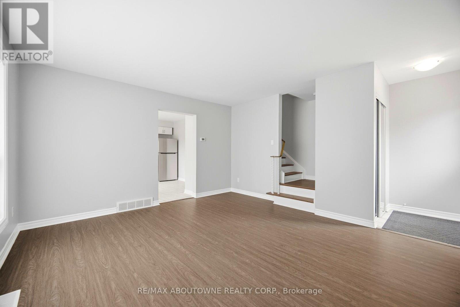 674 Francis Road, Burlington, ON - Indoor Photo Showing Other Room