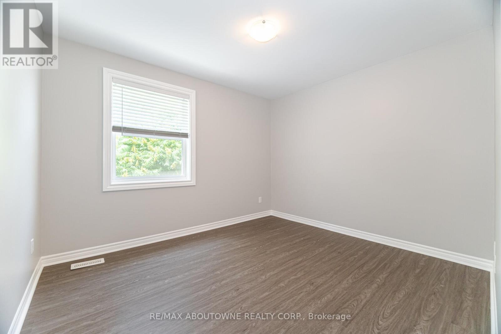 674 Francis Road, Burlington, ON - Indoor Photo Showing Other Room