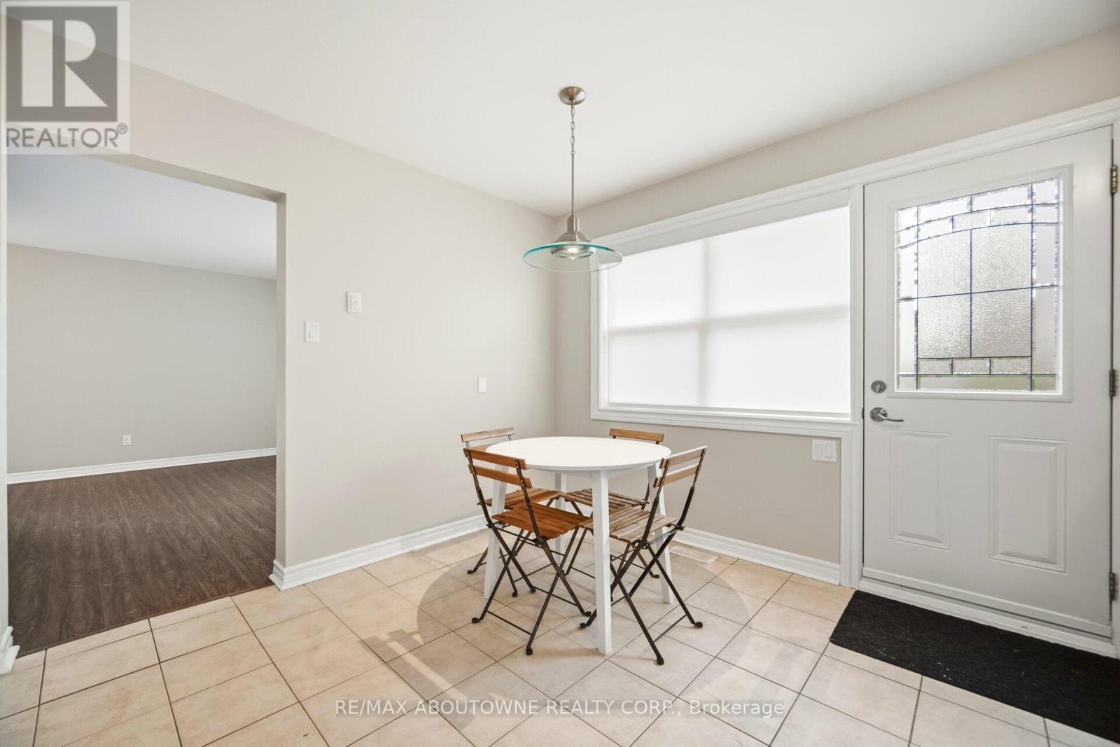 674 Francis Road, Burlington, ON - Indoor Photo Showing Dining Room