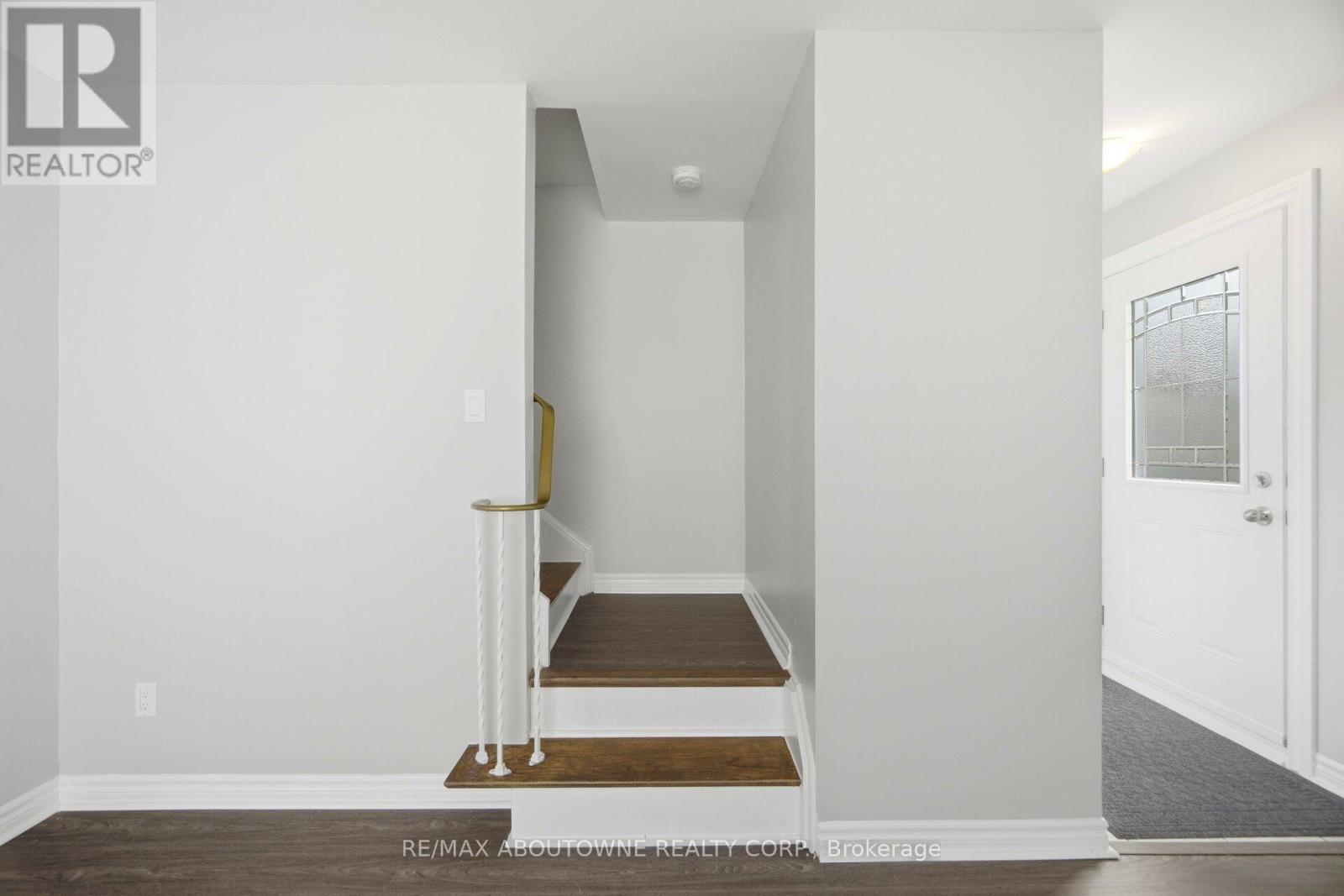 674 Francis Road, Burlington, ON - Indoor Photo Showing Other Room