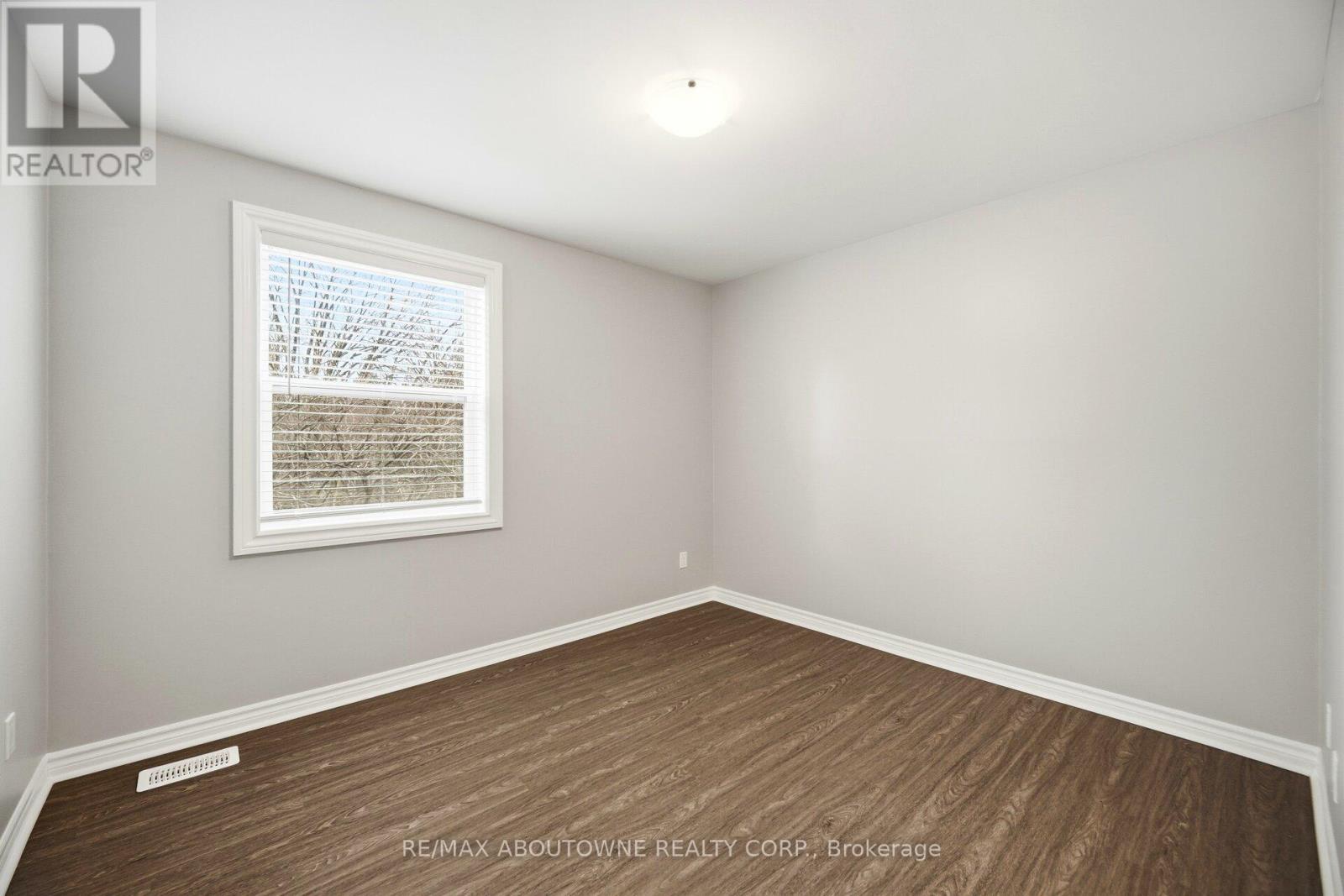674 Francis Road, Burlington, ON - Indoor Photo Showing Other Room
