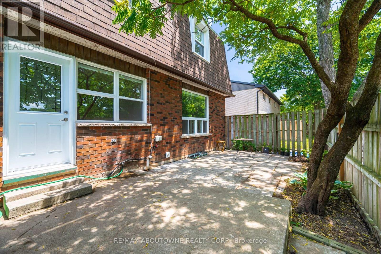 674 Francis Road, Burlington, ON - Outdoor