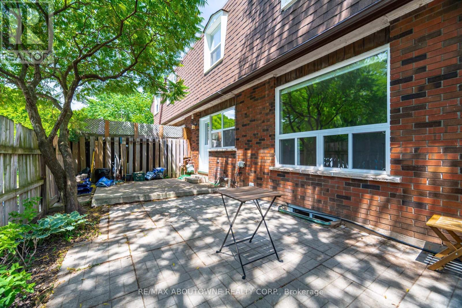 674 Francis Road, Burlington, ON - Outdoor With Deck Patio Veranda With Exterior