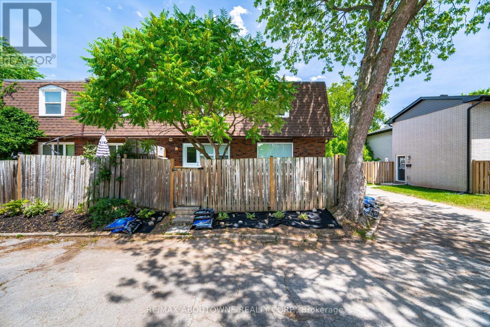 674 Francis Road, Burlington, ON - Outdoor